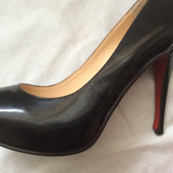 Christian Louboutin Black Patent Daffodile Leather Pumps Size 40 - Picture 11 of 11